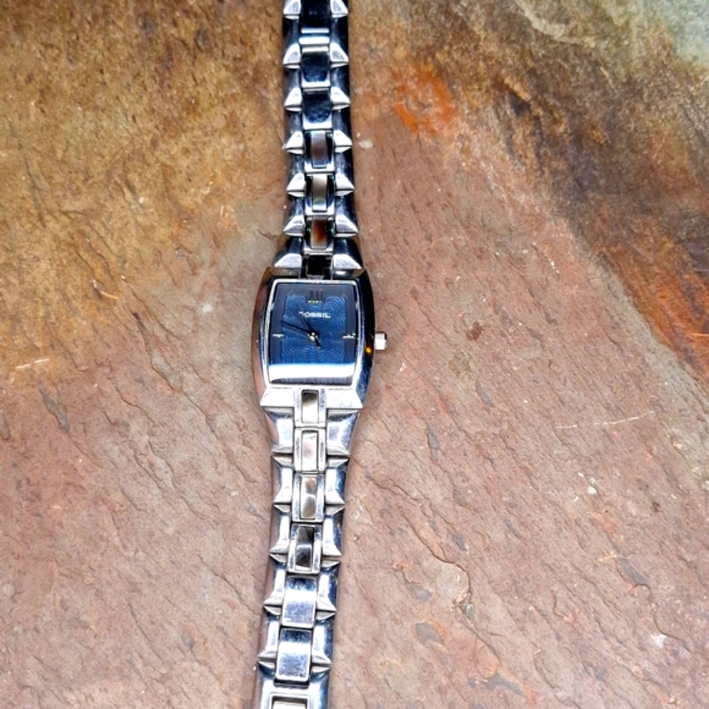Fossil F2 Watch. silver and black, black shell accent on band. Women's ladies